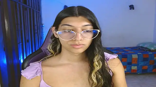 engielphoenis14 online show from October 25, 11:55 pm