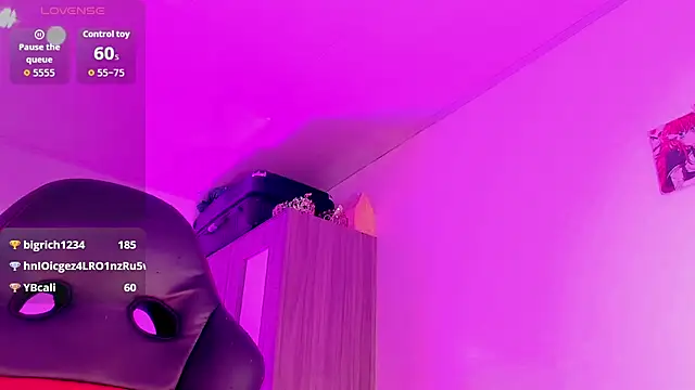 naomy  xx online show from May 12, 3:15 am