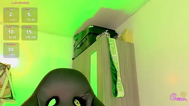 naomy  xx online show from May 15, 4:54 am
