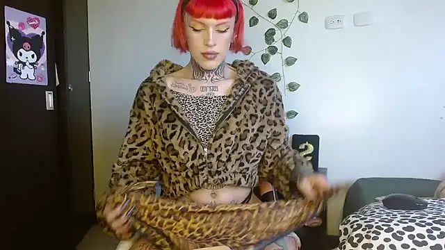 charlotbelucci  online show from April 26, 9:57 pm