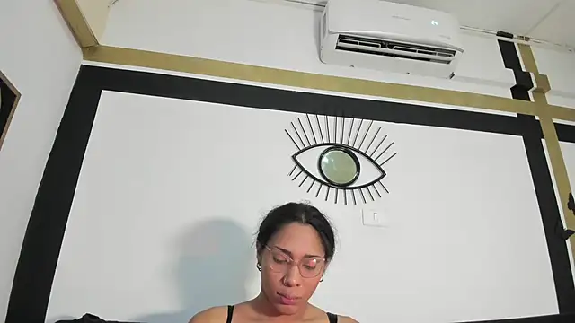 EmilyGomezLS online show from May 11, 11:37 am