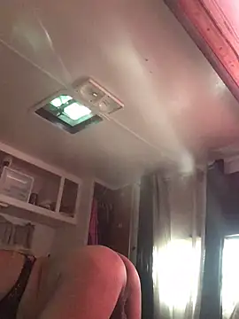 allissonw13 online show from February 9, 9:39 pm