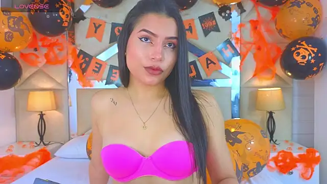 Tiphani walker  online show from October 28, 10:18 pm