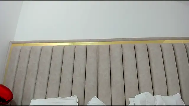 FreyaMoller online show from January 7, 2:09 pm