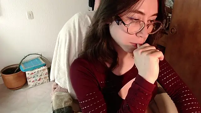 emily pearl  online show from January 16, 9:55 pm