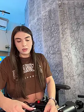 saracaball  online show from May 27, 7:38 am