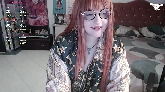 Snapshot of Avril2001 chatting on October 15, 2:22 am Avril2001 online show from October 15, 2:22 am