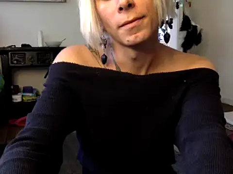 Snapshot of Thematrioshkaoficial24 chatting on February 8, 7:49 pm Thematrioshkaoficial24 online show from February 8, 7:49 pm