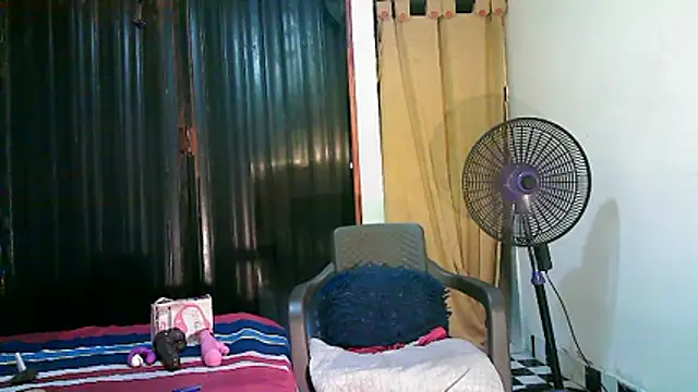 kimmiemm online show from May 29, 3:27 am