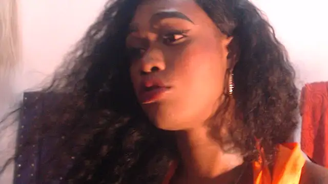 Queennwenn online show from November 2, 12:19 am