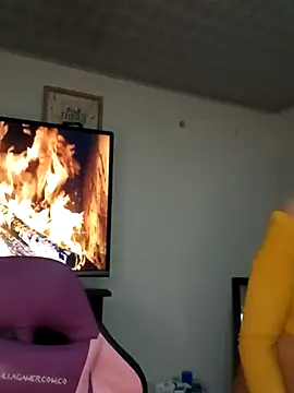 Snapshot of Lanna_hott_ chatting on October 14, 7:25 pm Lanna hott  online show from October 14, 7:25 pm