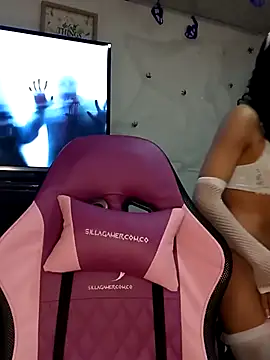 Snapshot of Lanna_hott_ chatting on October 25, 7:31 pm Lanna hott  online show from October 25, 7:31 pm