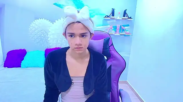 DEMI LEED online show from January 13, 11:51 am