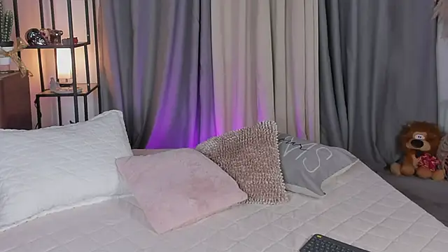 lynda west online show from November 15, 4:54 am