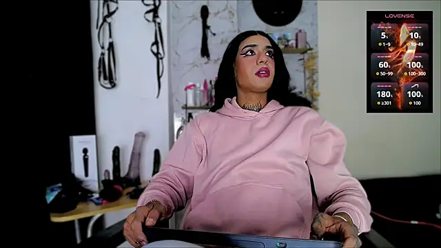 akinoro  online show from March 13, 6:35 pm