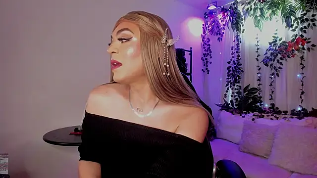karol elegance  online show from May 9, 1:40 pm