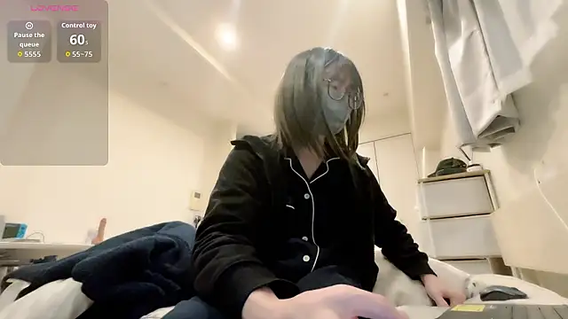 mel  mel online show from December 20, 3:40 pm