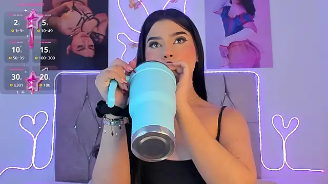 Ashley piinkk  online show from May 4, 6:18 am