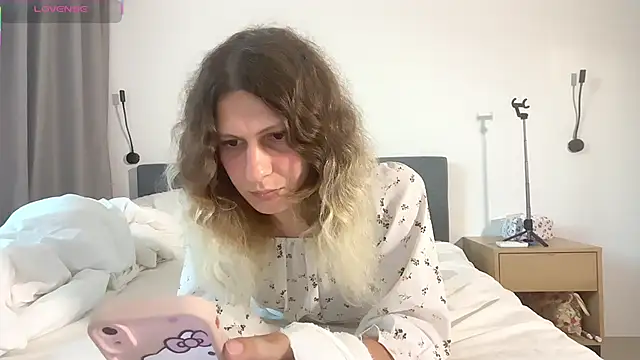 Alice Pinkhead online show from October 6, 10:37 am