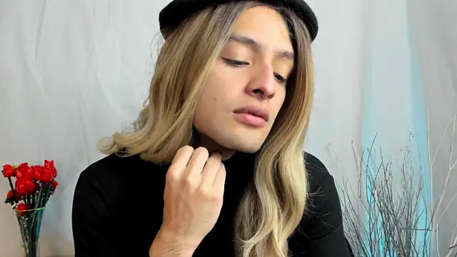 LukaCastillo online show from October 31, 9:34 pm