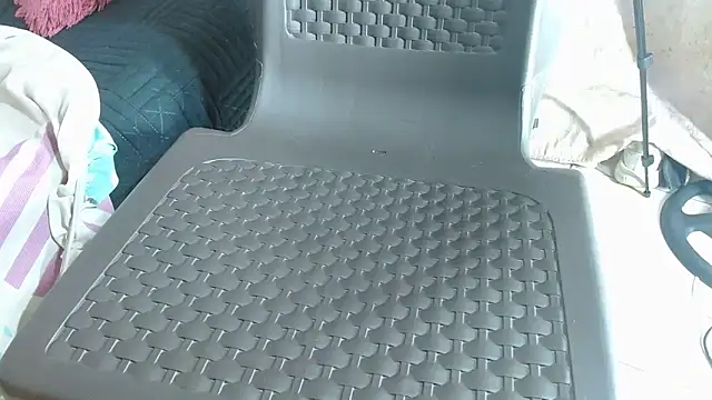 cristinamontiel online show from February 9, 6:37 pm