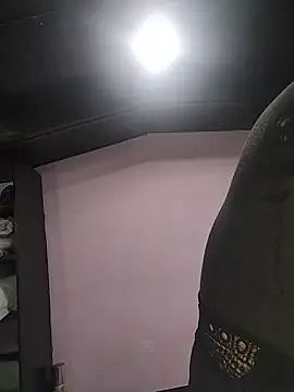 kimCosseyy online show from May 14, 1:59 am