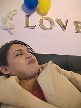 kimCosseyy online show from May 17, 2:11 am