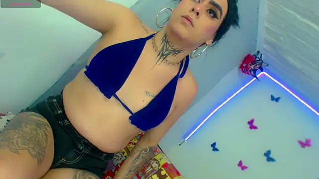Perla Hotcortes online show from May 29, 11:25 pm