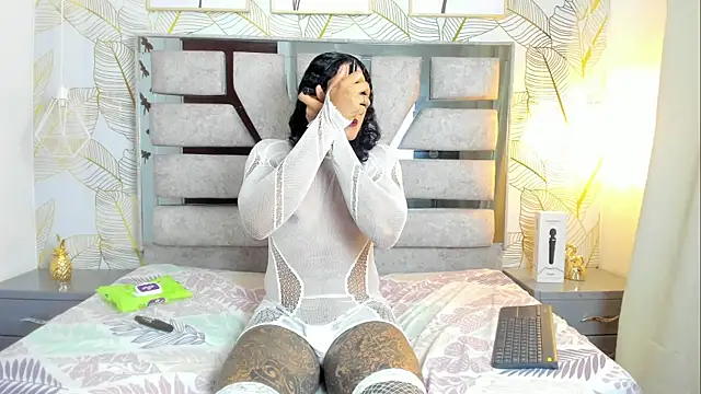 Alison Chan  online show from May 28, 10:19 pm