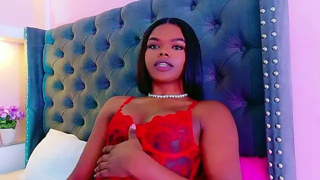 CamiEstrada online show from February 4, 6:51 am