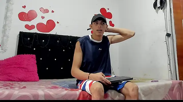 Snapshot of chloe_evanx_ chatting on February 22, 7:14 pm chloe evanx  online show from February 22, 7:14 pm