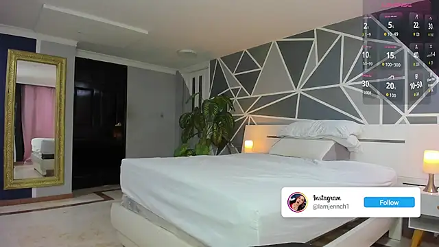 charolbruce 1 online show from October 21, 12:18 pm