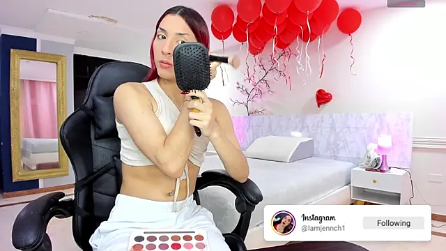 charolbruce 1 online show from May 21, 12:12 pm