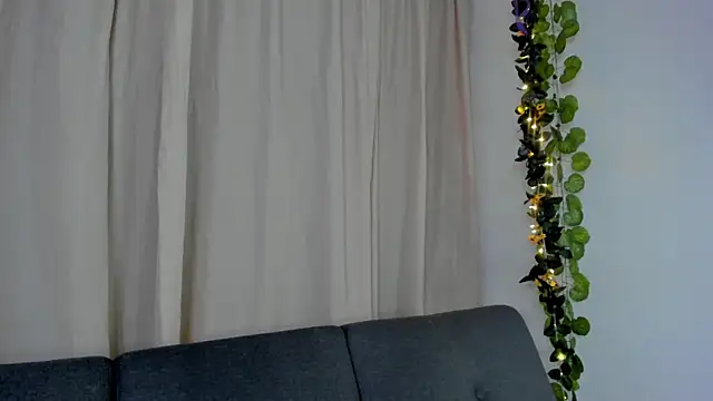 Little michell online show from May 4, 2:27 am