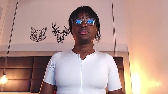 candy lovee69 online show from December 3, 9:30 pm