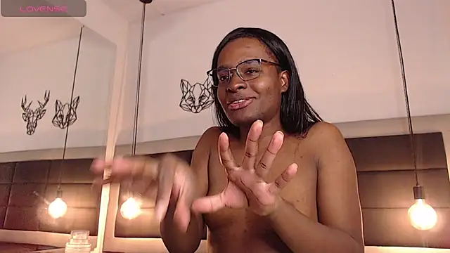 candy lovee69 online show from May 16, 1:25 am