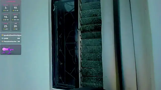 pinkscreens online show from December 17, 7:03 am