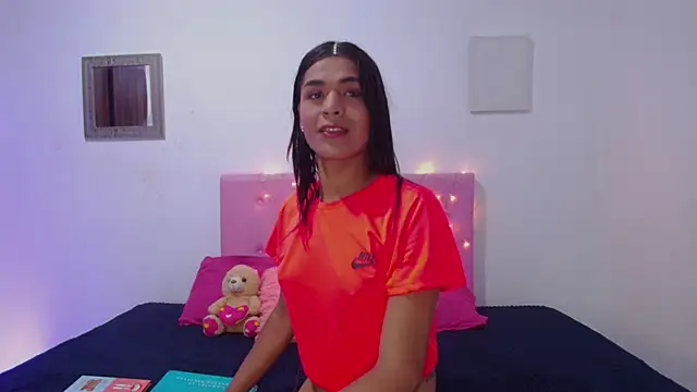 issa kitty online show from February 22, 2:41 pm