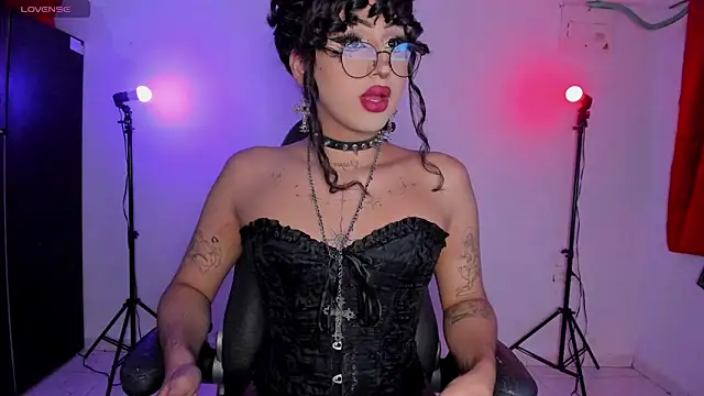 Heka Prudence online show from May 14, 11:24 pm