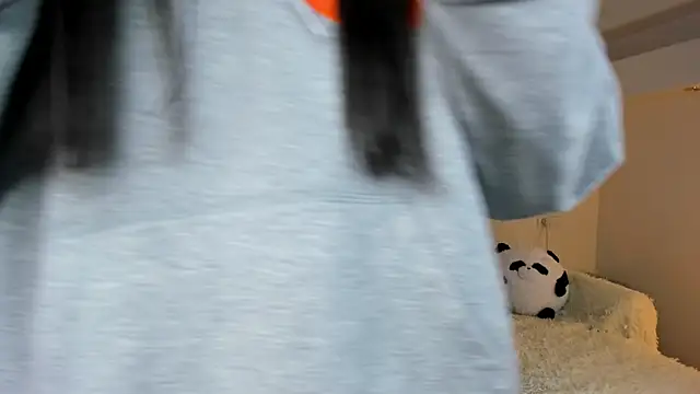 Kim Oberlin  online show from January 7, 11:24 am