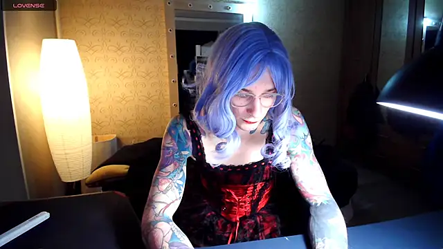 Julia dolls online show from December 20, 7:31 pm