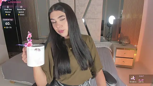 RoseCassie online show from June 24, 1:53 pm