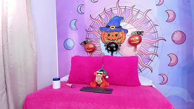 Mariana 16  online show from October 27, 7:11 pm