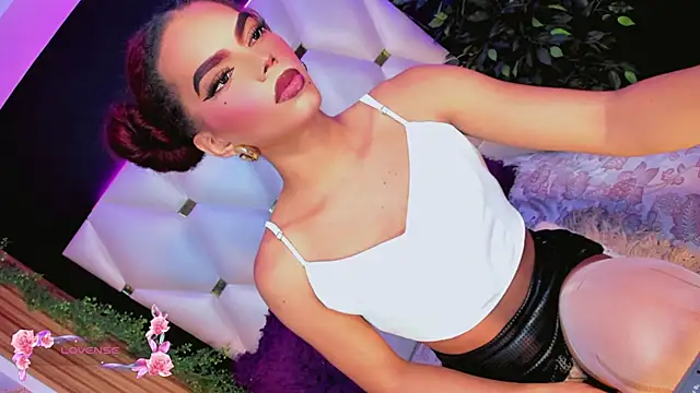Diva Smith02 online show from May 5, 12:00 pm