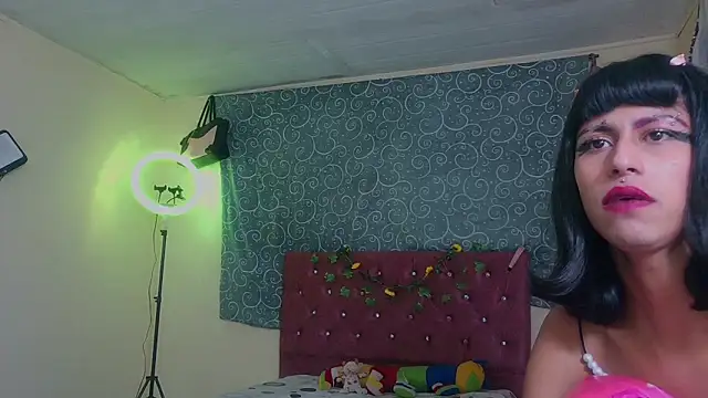 boysLittle online show from May 16, 12:41 am