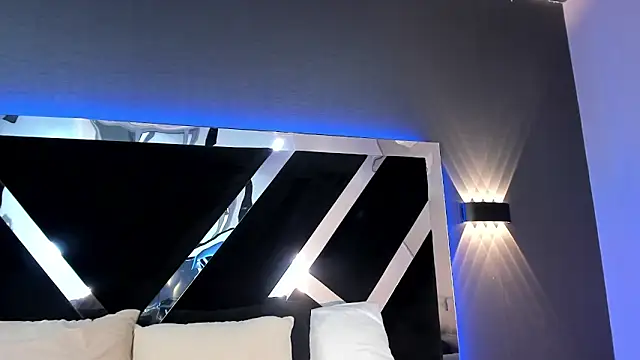 AliDiaz  online show from May 4, 7:19 pm