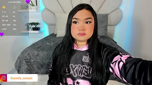 Danielaangelina online show from February 1, 4:33 am