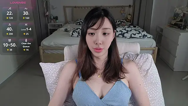 joycemilka online show from May 23, 7:04 am