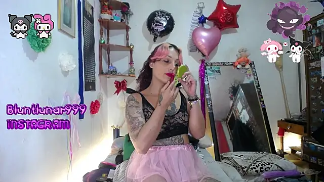 purplekattlyn online show from March 15, 8:55 am