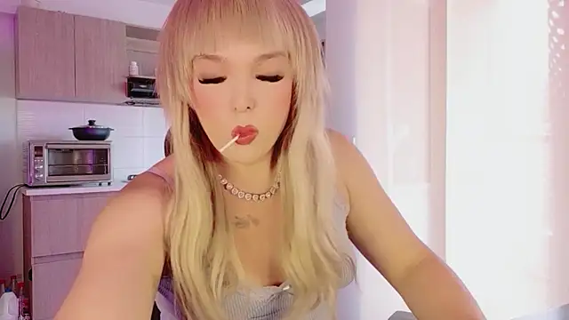 ScarletThompsonx online show from May 30, 8:40 pm